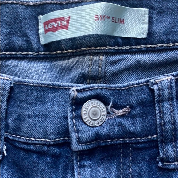 Levi’s Disttessed Jeans - Picture 2 of 4